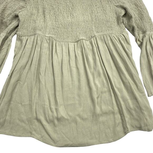 NWT TORRID Babydoll Crinkle Gauze Smocked Cold Shoulder Top Sz 2X Slate Green - Picture 4 of 10